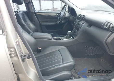 2003 Mercedes-Benz C 32 Amg Kompressor z USA, uszkodzony, nr VIN WDBRF65J03F382539